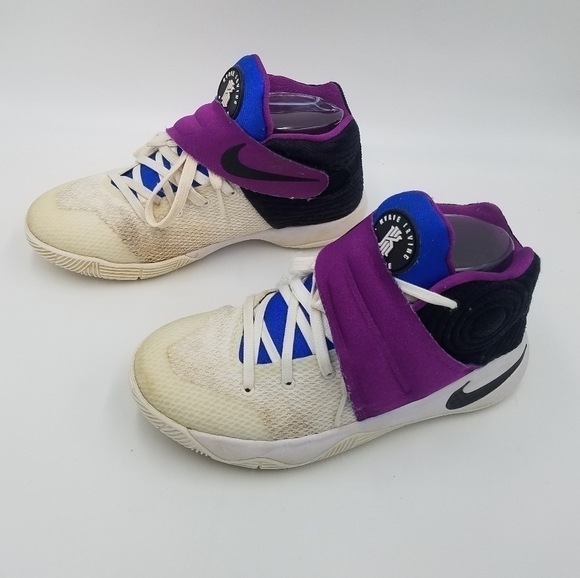 Nike Kyrie Irving Basketball Kyrie 2 Kyrache Sneaker Shoe 4.5Y Youth - Picture 3 of 11